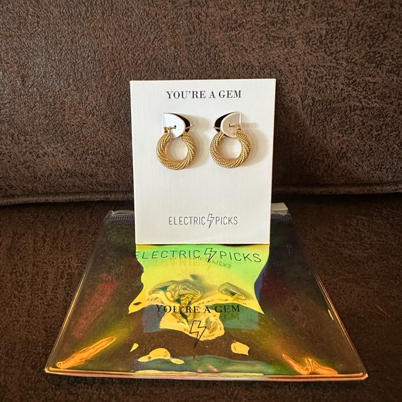 Electric Picks Presley Hoops - Picture 4 of 5